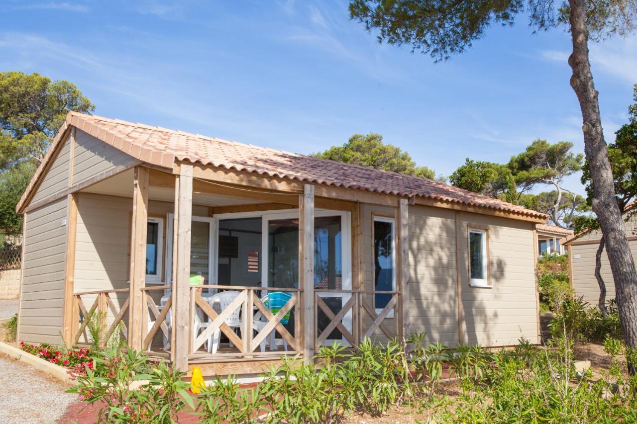 Camping Le Camp Du Domaine 博尔马斯·莱斯·米默萨斯 外观 照片